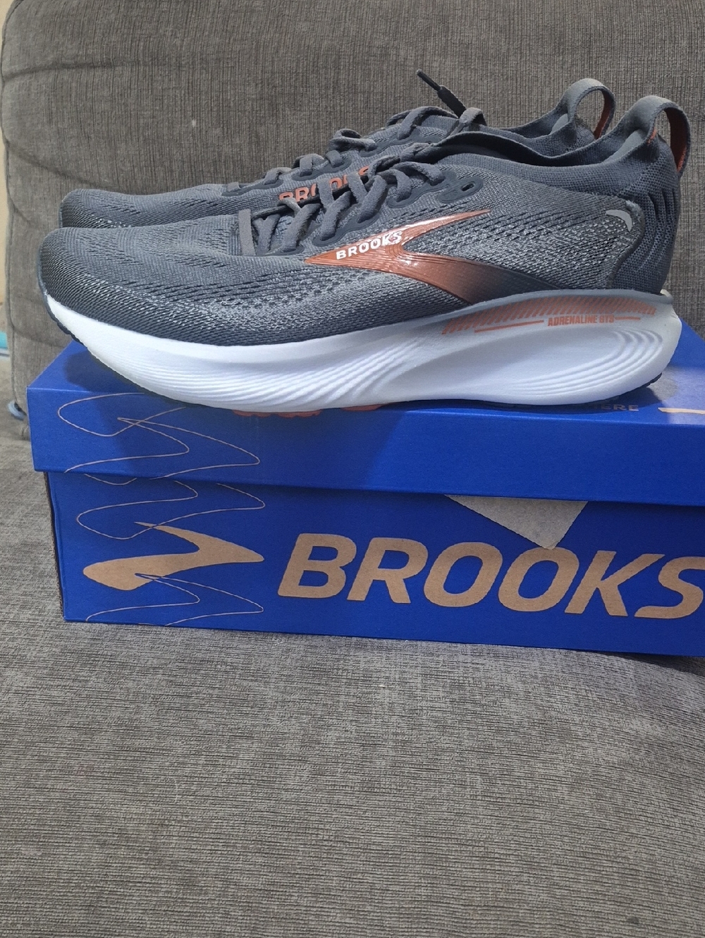 Brooks Adrenaline GTS 25 Men’s 10.5 D Bomb Pop Grey NIB - Picture 3 of 6